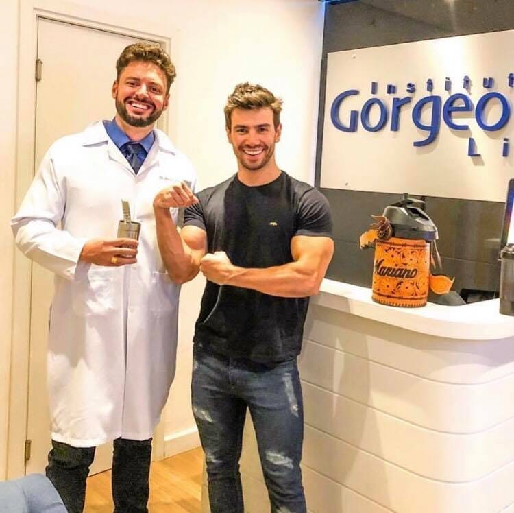 Munhoz e Mariano no Instituto Gorgeous Life